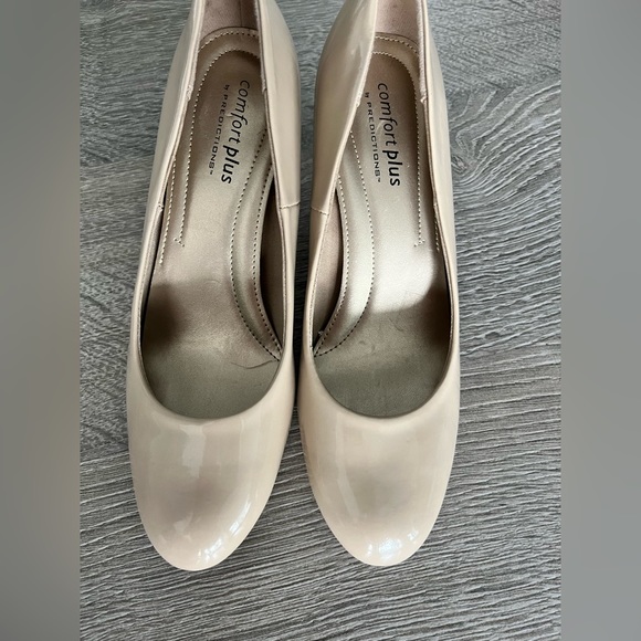 Almost new, wore a coupon times, great condition, beige heels - Picture 2 of 6
